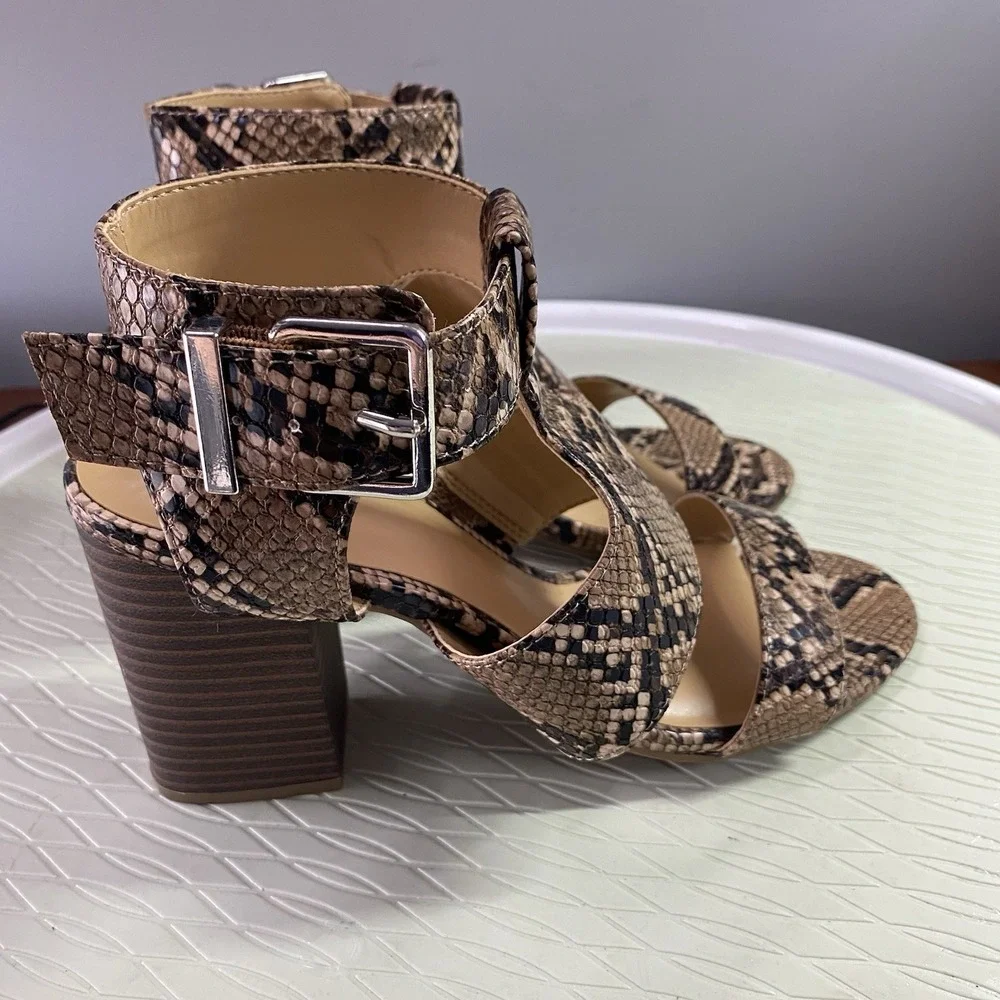 Express‎ Women's Brown Ankle Strap Block Heel Faux Snake Skin Sandals Sz.7 NWT